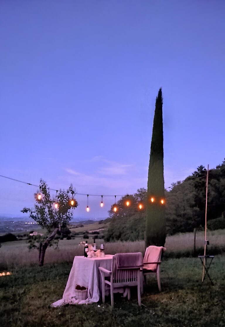 A private sunset picnic – pure romance in the Val d’Orcia at Abbadia.